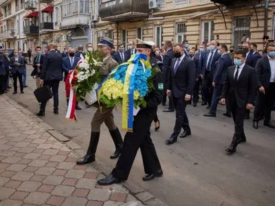 Зеленський та Дуда в Одесі вшанували пам'ять президента Польщі Качинського