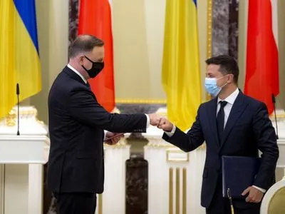 Украина и Польша должны развивать инфраструктуру общей границы - Зеленский