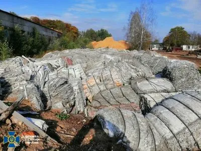 На Чернігівщині викрили незаконну утилізацію промислових відходів