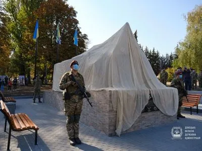 В Краматорске открыли памятный знак "Символ военной победы БМД-1"