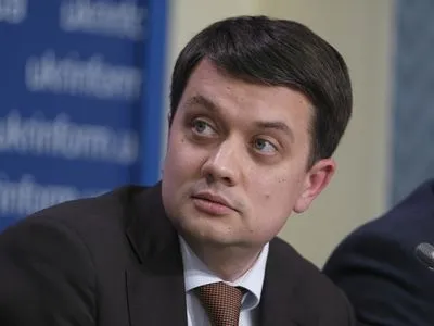 Разумков заявил, что "опрос Зеленского" не может быть репетицией референдума