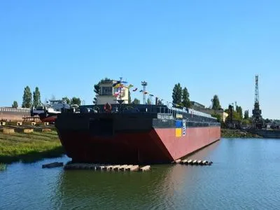 Кілійський суднобудівний завод "спустив на воду" нову сучасну баржу