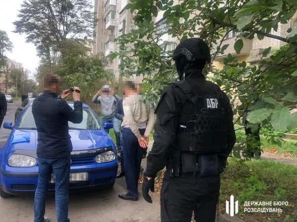 У Вінницькій області затримали на хабарі посадовця поліції