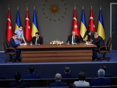 Україна і Туреччина підписали низку угод: деталі
