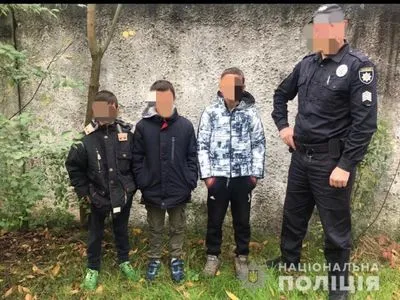 Трое малолетних в Закарпатье осуществили надругательство над могилами