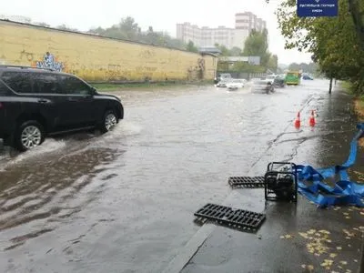 Киев залило дождем: фото подтопленных улиц