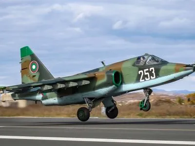 Ситуация в Карабахе: Азербайджан заявил, что сбил армянский Су-25, Ереван - отрицает
