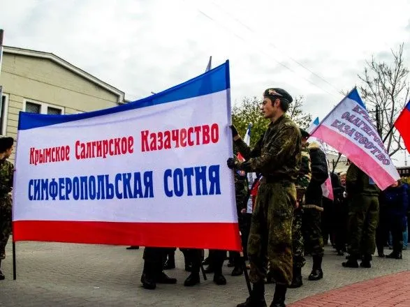 ЗМІ: в анексованому Криму вирішили посилити патрулювання вулиць з козаками там "самообороною"