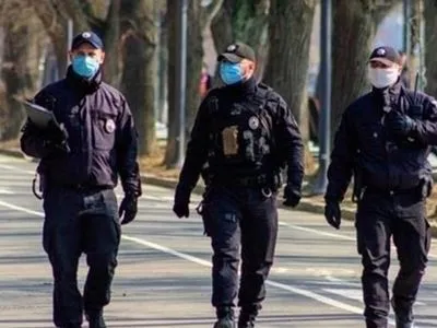 За сутки COVID-19 в Украине подтвердили у более чем 300 правоохранителей МВД