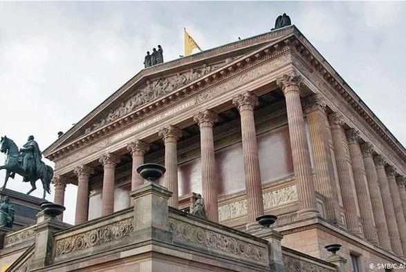 В Берлине десятки произведений искусства пострадали от неизвестных вандалов