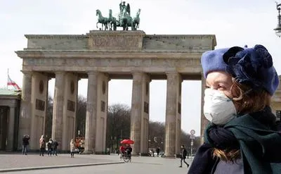 Пандемія: у Берліні посилили правила носіння масок