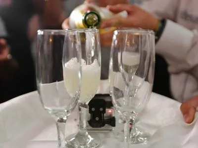 Кандидаты в мэры Киева рассказали, каким алкогольным напитком будут праздновать возможную победу