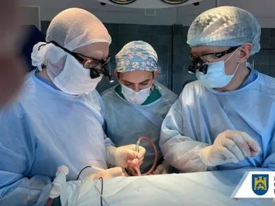У Львові нейрохірурги провели унікальну операцію новонародженій дівчинці