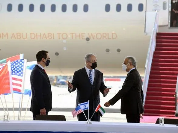 Израиль и ОАЭ подписали четыре соглашения, в частности – о безвизовом режиме