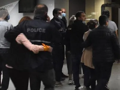 В Грузии разыскивают террориста, который захватил банк с заложниками