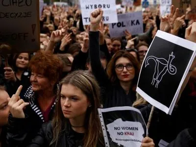 В Польше ограничили право женщин на аборты, признав их "неконституционными"