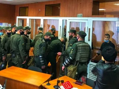 Дело бунта в исправительной колонии в Одессе: семеро подозреваемых порезали себя на судебном заседании