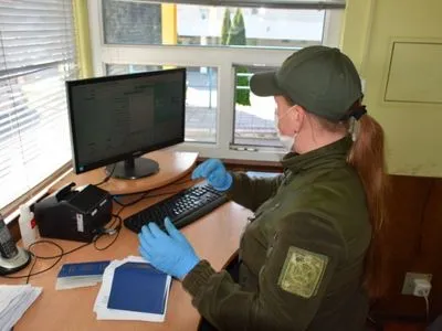 На границе с Румынией обнаружили 20 человек с фейковых ПЦР-тестами