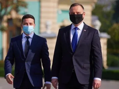 Зеленский отреагировал на подтвержденный коронавирус у президента Польши
