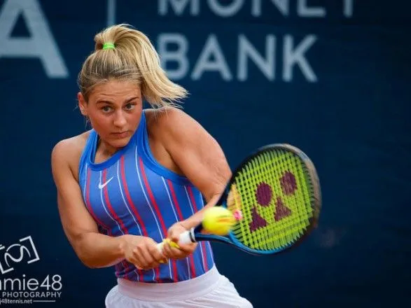 Теннисистка Костюк через судороги потерпела поражение в финале турнира в США