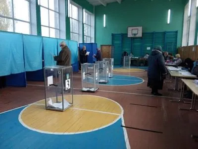 На Волыни на отдельных участках не хватает избирательных урн и кабинок - ОПОРА