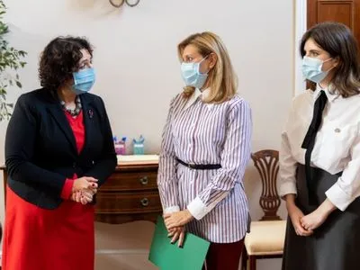 Зеленська влаштувала неформальну зустріч з жінками-послами: про що говорили