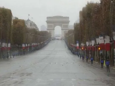 Центр Парижа евакуювали через загрозу вибуху