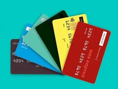 Ощадбанк продлил действие платежных карточек переселенцев до 2021 года