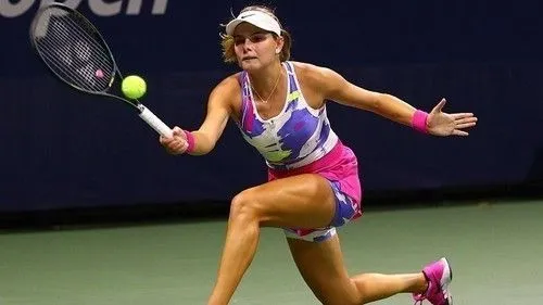 Украинская теннисистка пробилась в четвертьфинал турнира в Стамбуле