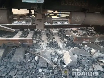 На Дніпропетровщині затримали чоловіка, через дії якого потяг зійшов із колій