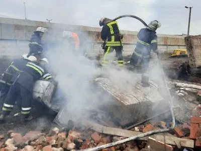 Взрыв в Харьковской области: здание станции повреждено почти полностью