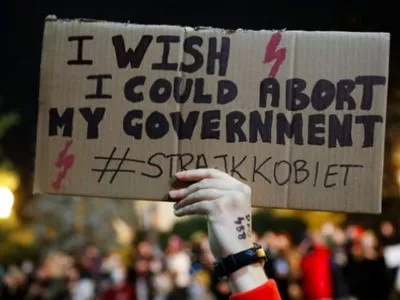 У Варшаві понад 100 тис. людей вийшли на мітинг проти заборони абортів