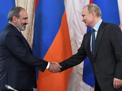 Премьер Армении запросил у Путина помощь для "обеспечения безопасности"