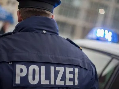 У Німеччині поліцію закидали пляшками і яйцями