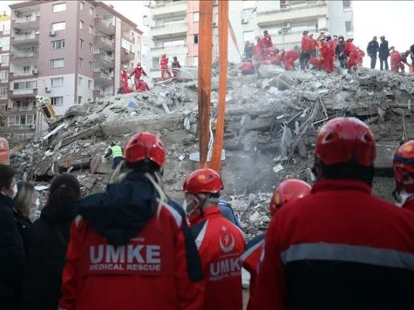 Число жертв землетрясения в Турции превысило полсотни