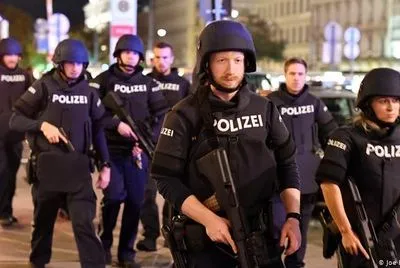 В результате теракта в Вене двое убитых и не менее 15 раненых