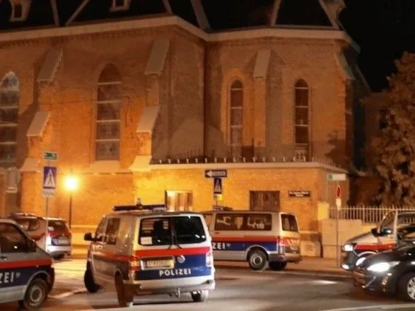 В Вене возле синагоги террорист подорвал “пояс смертника”