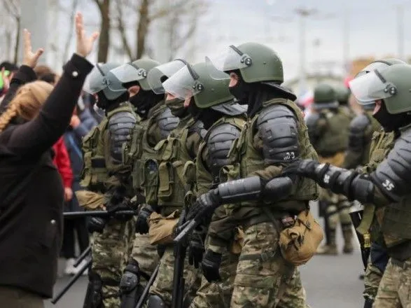 Під час протестів у Білорусі у неділю затримали понад 300 людей