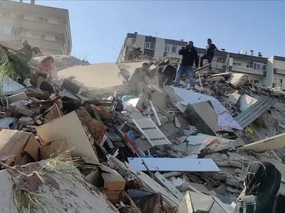 В Турции после землетрясения более сотни погибших и более тысячи пострадавших