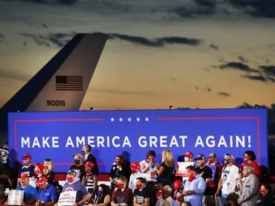 Президентские выборы в США: опубликованы видео с призывом к голосованию - у Трампа под диско-хит, у Байдена - соул