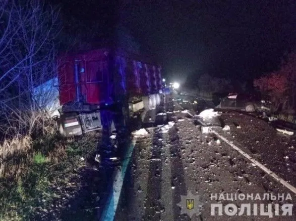 На Полтавщині легковик Lexus врізався у вантажівку - загинув сумський прокурор із сім'єю