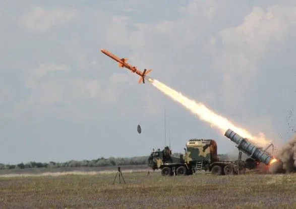 Сьогодні в Україні відзначають День ракетних військ і артилерії