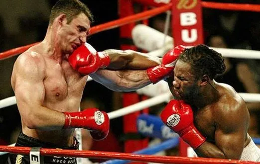 Бій Кличка із Льюїсом увійшов до числа “найбільш кровавих” в історії боксу