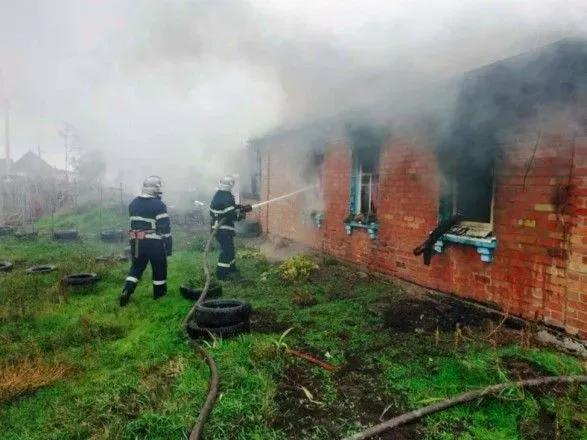 В Черкасской области во время пожара в доме погибло 3 человека, среди них - ребенок