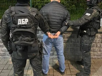 На Київщині затримали двох правоохоронців за вимагання 500 тис. грн "боргу"