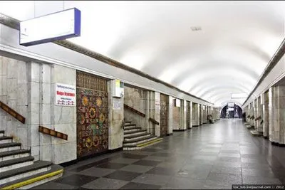 У Києві зачинили станцію метро "Хрещатик" через дзвінок про мінування