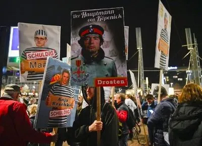 "Меркель должна уйти!": в Лейпциге противники коронавирусных ограничений атаковали полицию