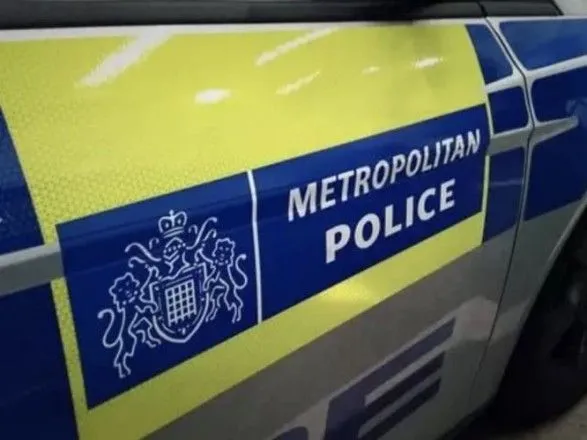 У Лондоні невідомий на автомобілі протаранив поліцейську дільницю