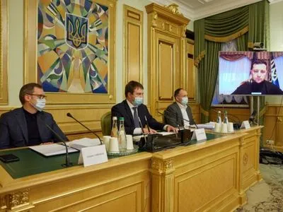 Зеленский ждет от Комиссии по правовой реформе путей по выходу из конституционного кризиса