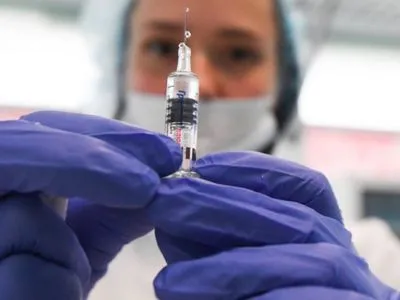 В России зафиксировали еще один случай COVID-19 у медработника после вакцинации